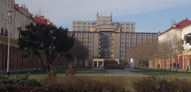 Karviná – Nové Město (Karviná 6 – Nové Město, přezdívané Stalingrad) je část Karviné s učilištěm, úřadem práce, házenkářským klubem, náměstím a hřbitovem. Výstavba Nového Města započala na území Fryštátu […]